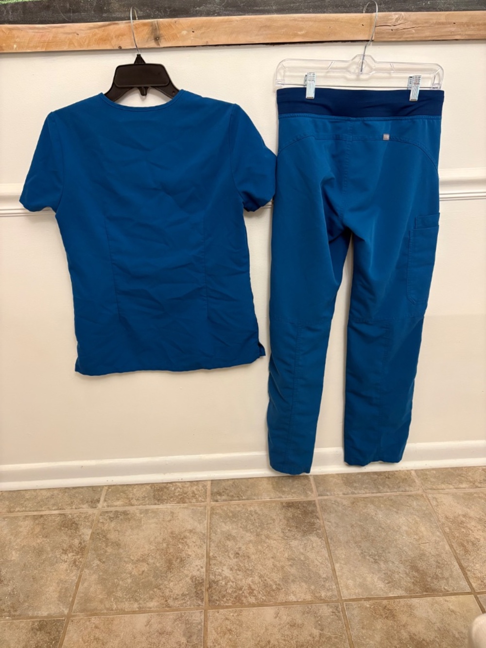 Figs Scrub Set! - Picture 2 of 4